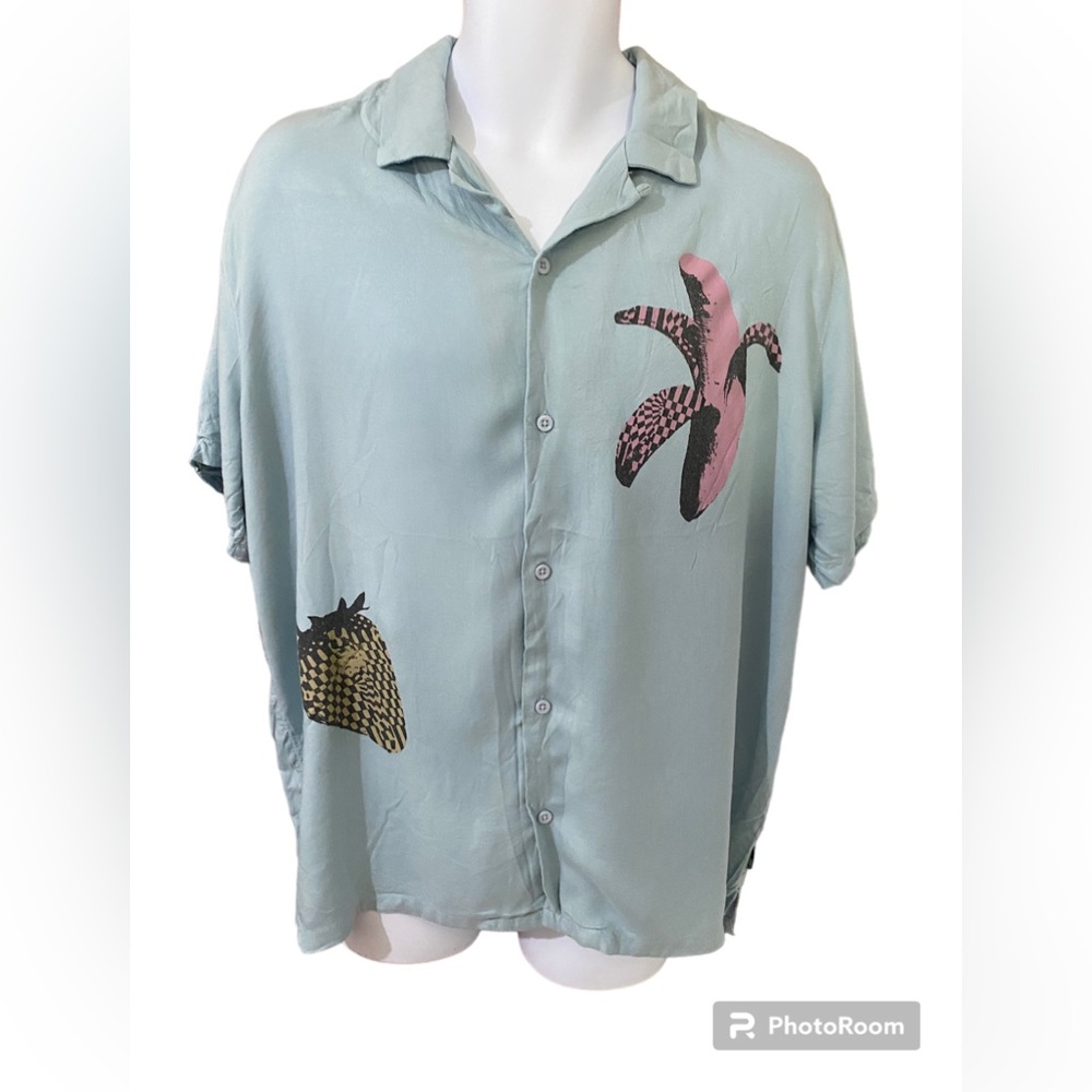 Urban Outfitters Men's Shirt Size L